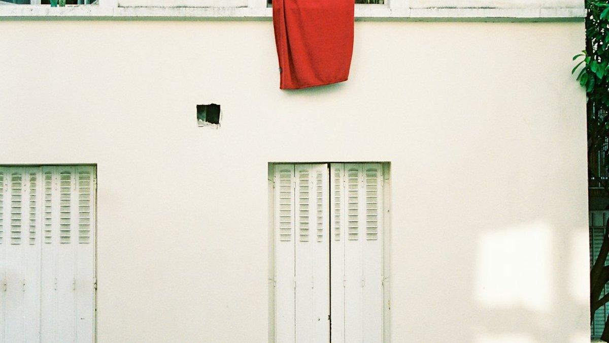 Red Flags Before Moving In Together: Spot, Prioritize & Act