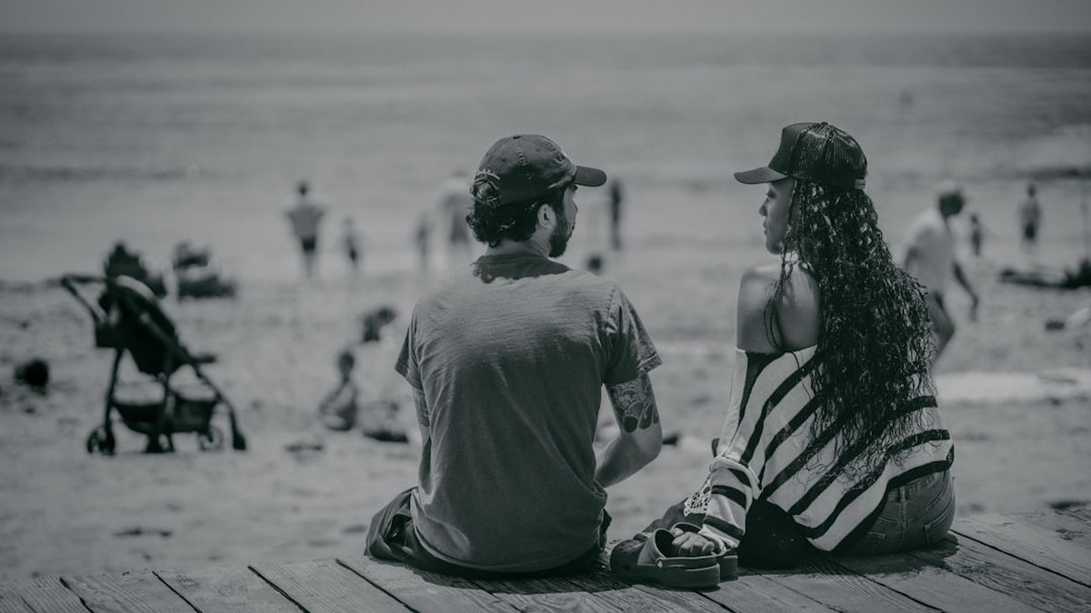 Psychological Red Flags in Online Dating Profiles — Quick Guide